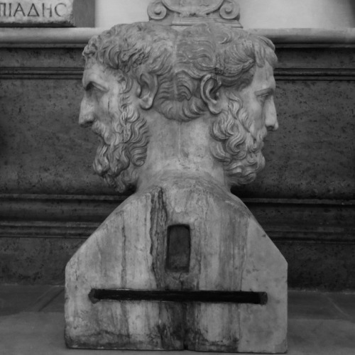 Busto di Giano, Musei Capitolini, Roma, 2019. Janus was a local god of the Romans with no Greek ante