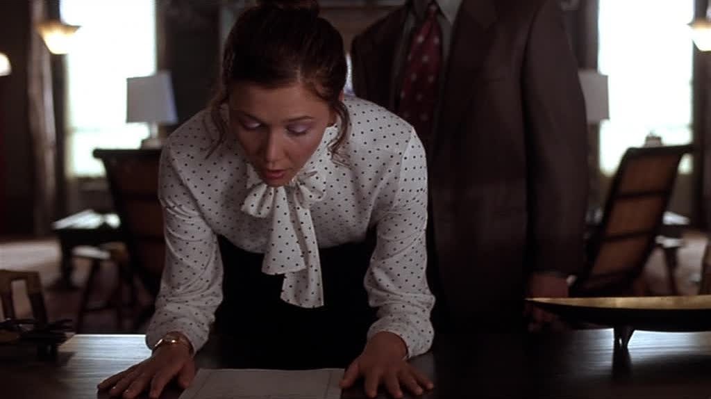 ropeandthings: kittenamprincess:  ozu-teapot:  Secretary | Steven Shainberg | 2002