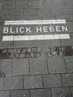 augustgeburt:  “Blick heben”  Köln 