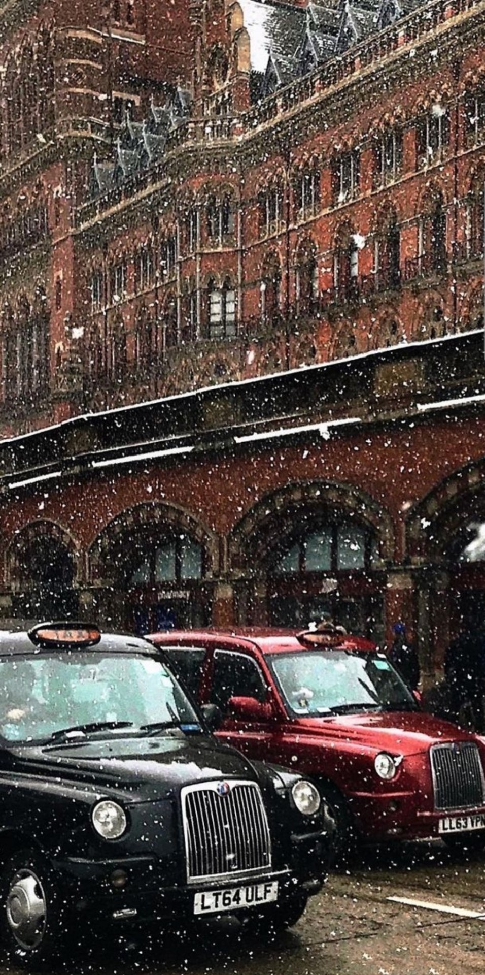 The Stark, Spare Lines Of London Drawn In Winter (@thatgirlfleur IG)