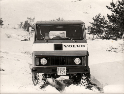 scanzen:Volvo C202 Laplander - Csepel terepjáró, az MTV Natura szerkesztőség stábautója. Ha minden i