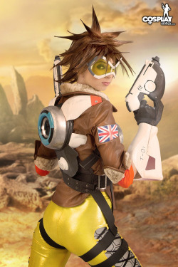 sexycosplaygirlswtf:  Tracer cosplay from