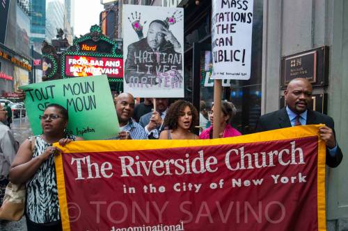 windadeptlives:  fuckyeahmarxismleninism:  New York City: Black Lives Matter in the Dominican Republic protest, June 15, 2015.Photos by Tony Savino  I see you fogo-av!