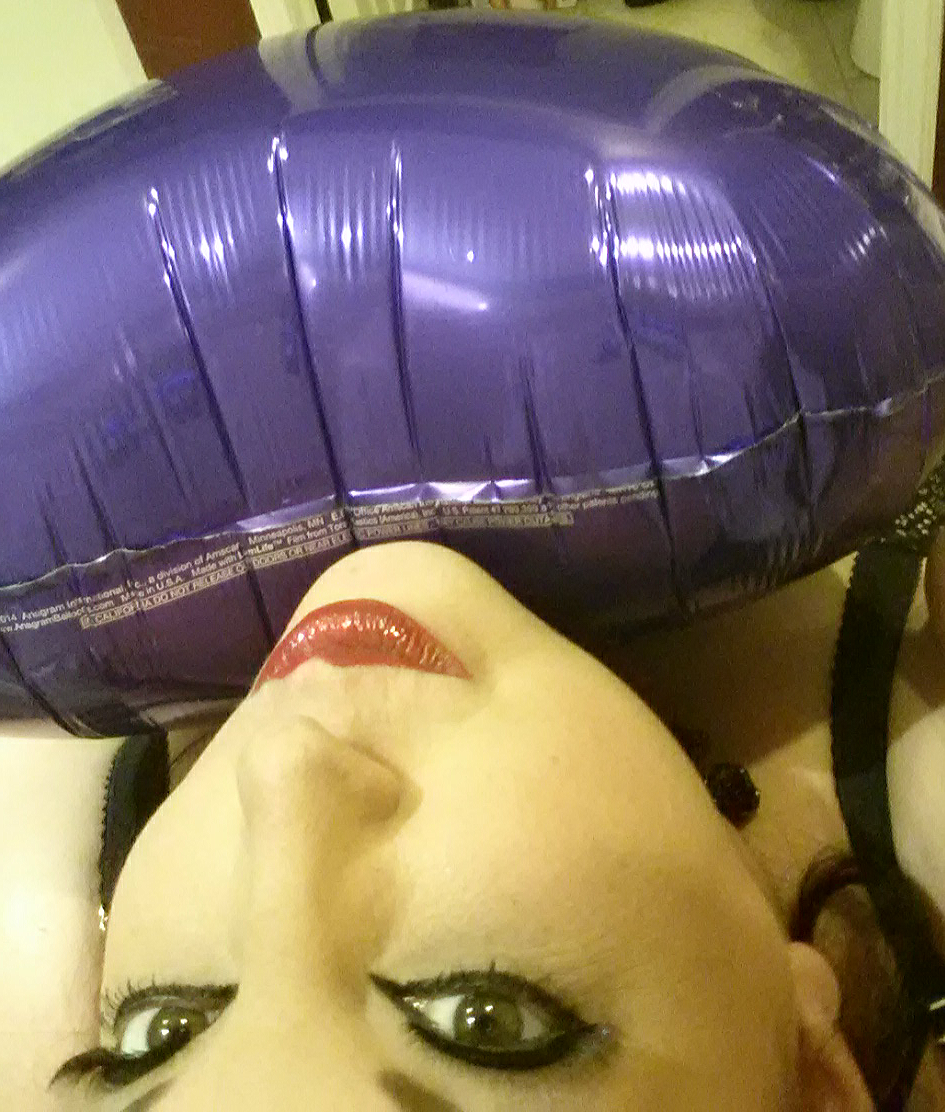 pixie-bitch75:  Had a great day of fun with heart shape balloons, cake &amp;