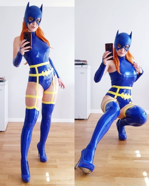 purplemuffinz:Latex Batgirl! More on my Patreon as always.