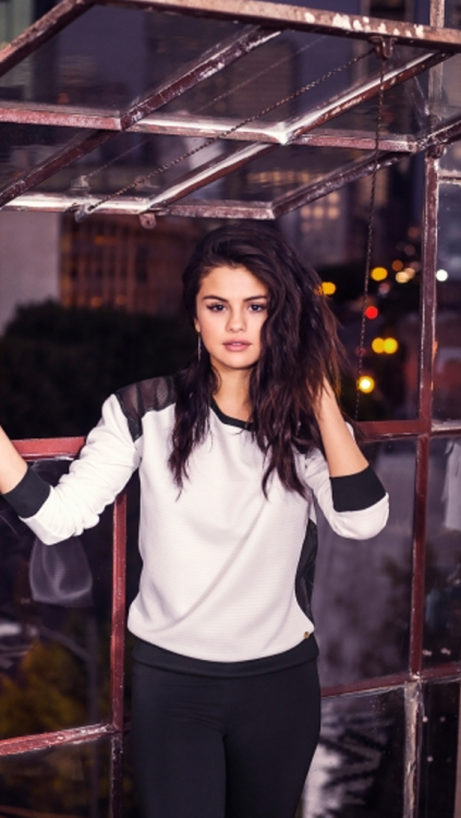 celebgoodies:  http://celebgoodies.tumblr.com