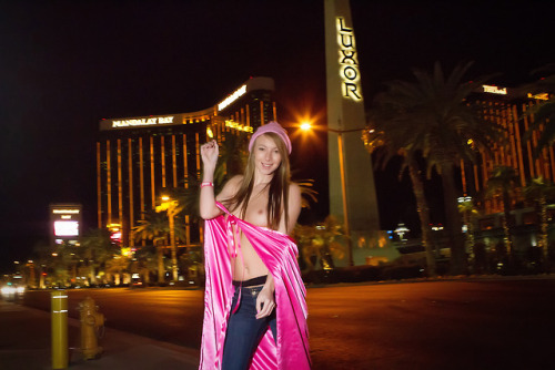 Porn sin-city-sights:  internetnudemodel:internetnudemodels.com photos