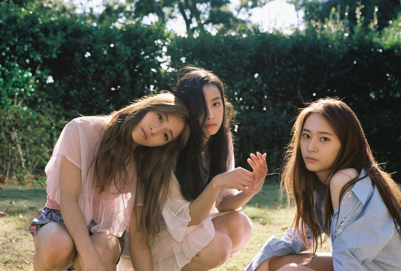 fuckyeah-fx:  f(x) [4 WALLS] - Group Teaser 