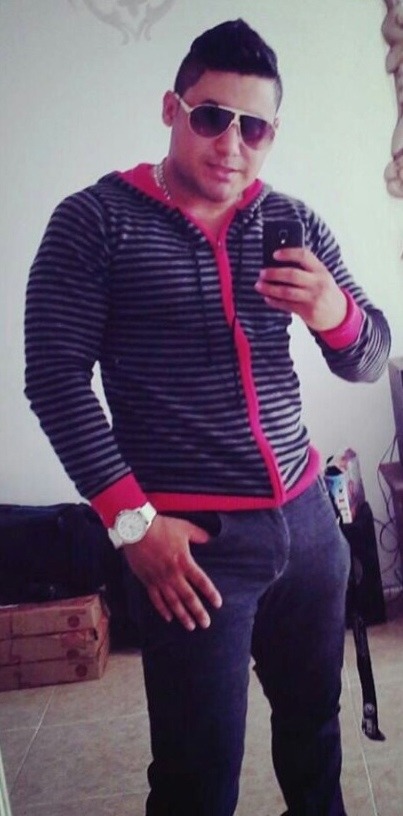 chilenosdebadoo:  Alexander, mijito rico vergon de 27 años.