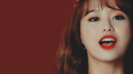 yoojung: gif battle vs @choerrys ♡ @gowonsgf ♡ @mihyon ♡ @somjins ♡ @yuqi-sweek six: loona + favouri