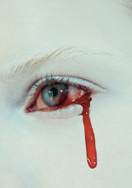 poisoned-bourbon:  Kadri Vahersalu by Sofia Sanchez & Mauro Mongiello 