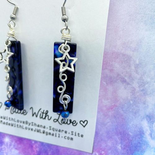 .These  wire wrapped earrings remind me of shooting stars.      ?     ?  ..#starrynight #vangogh #pa