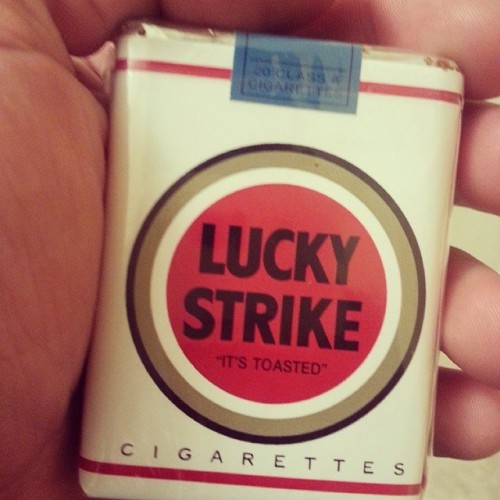 Porn photo wherethe40sat:  Feeling lucky #luckystrike