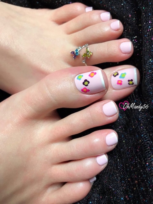 Cutesy Spring toes