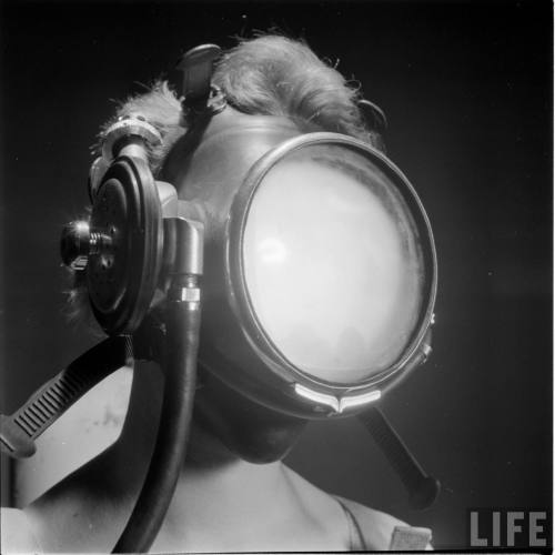 Diver’s mask(Andreas Feininger. 1955?)