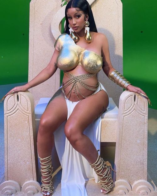 The gorgeous #cardib in custom #laureldewitt belly chains for #rumors with #lizzo video | styled by 