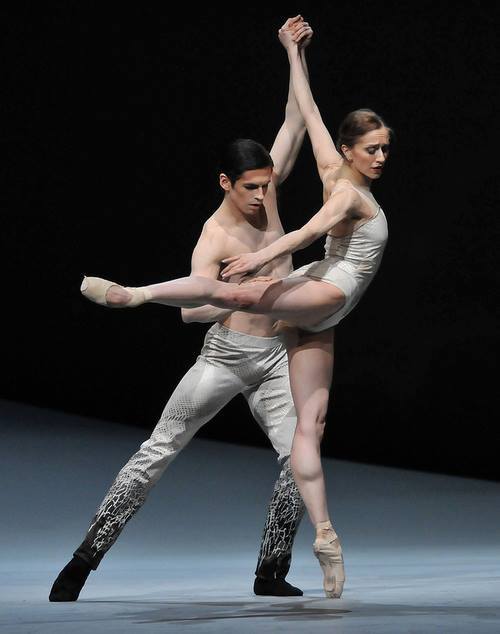 b-sillylover:  Marianela Nunez and Federico Bonelli in Christopher Wheeldon’s Royal Ballet pro