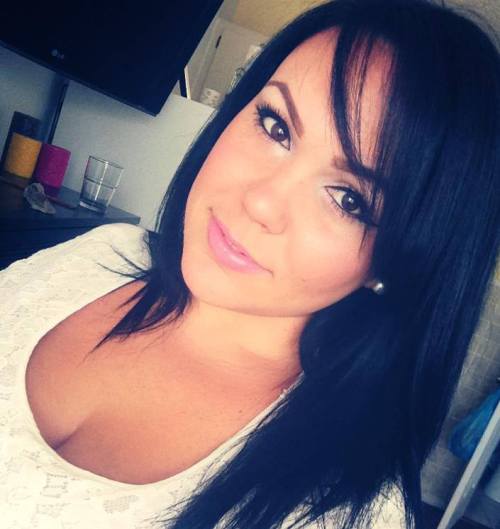 mrs-sniper:  This is the amazing Yendri Diaz. She does not seem to have twitter. 