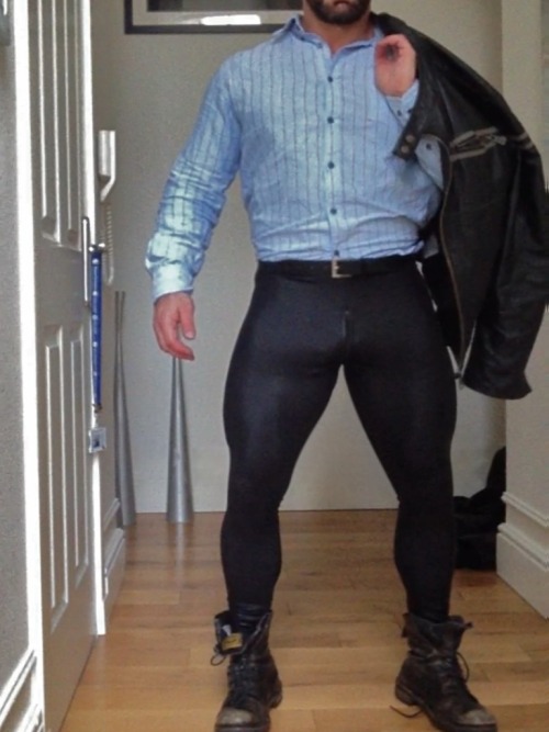 daviddavidxxl: Felling so damn good in those slick it up tights. Wish more men would rock wearing t