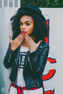 anjadroid:  Janelle Monáe Backstage at Bonnaroo Music &amp; Arts Fesitval  2014 Photo by Pooneh Ghana 