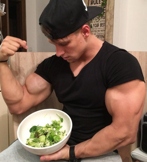 musclboy:  “Damn, Popeye, was right…” 😜