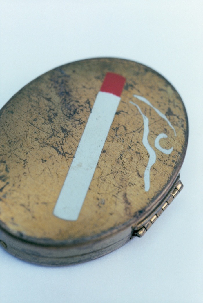mazzystardust:  Kahlo’s makeup compact and prosthetic leg 