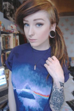 spreadl0velikeviolence:  i look shitty cause im ill, but its okay cause my shirt is rad as fuck. 