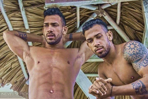 XXX sexydave93:Twin brothers, Frank and Leandro photo