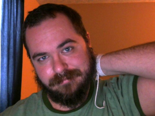 heidensbaard:  Got to sleep in due to not setting my alarm. It looks like going to bed early and making a habit of waking up way early than needed has finally paid off. Feeling great! Also woke up to a shitload of new followers and notes oh my gpoys.