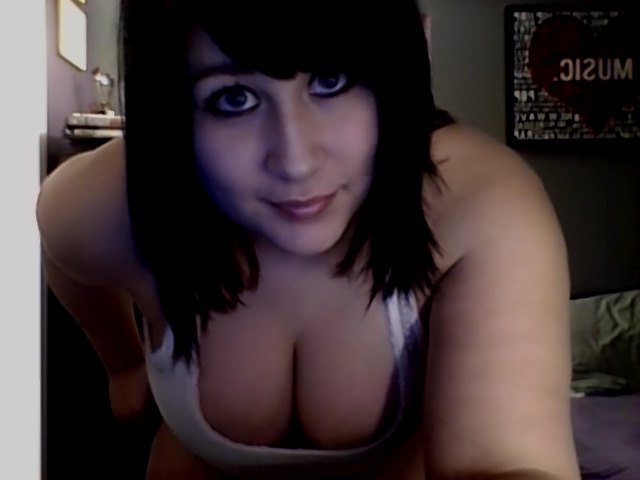 misspennyprimetime:  White lace tank cleavage.