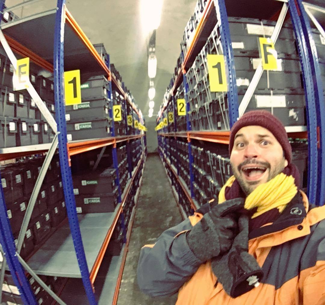 trce:  PEOPLE SAY #SCIENCE IS BORING, BUT LOOK AT THE SHELVES FILLED WITH BOXES!