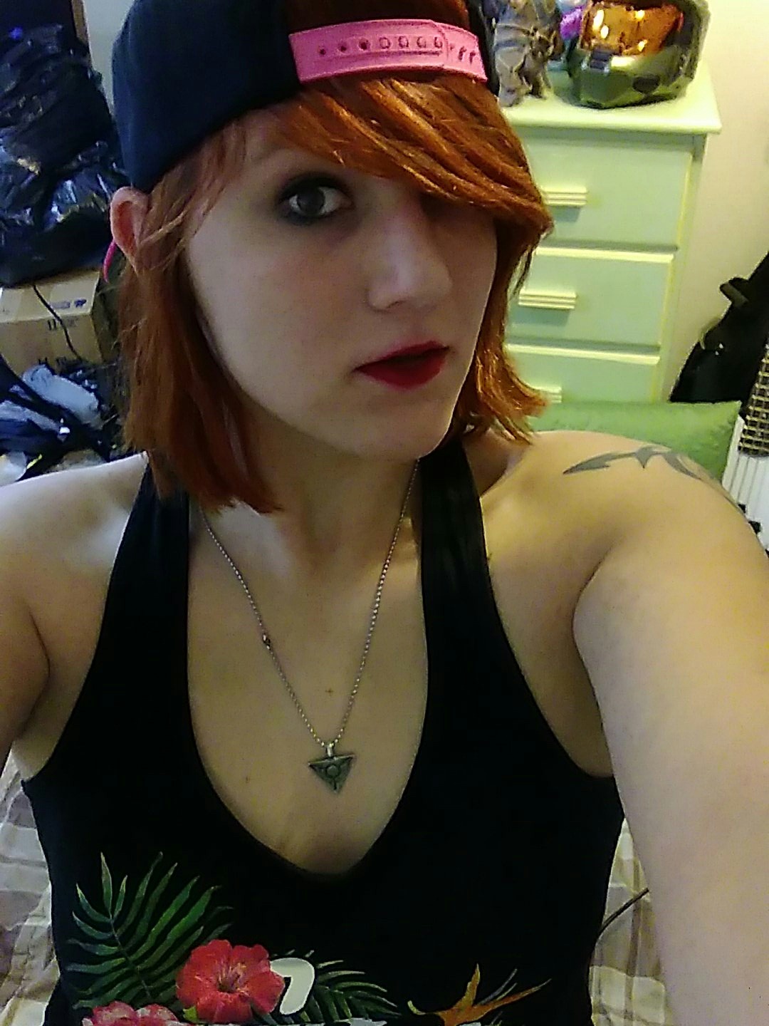 thelastalespian:I figured I would try out a hat :3
