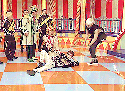 supemacky:   Q: Who is the funniest member?All: Onew and Jonghyun.Minho: Together,