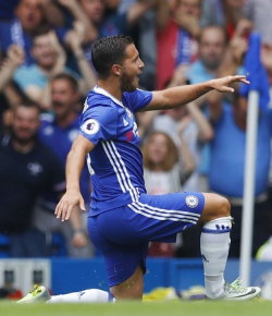 theheroicstarman:Eden Hazard ass.