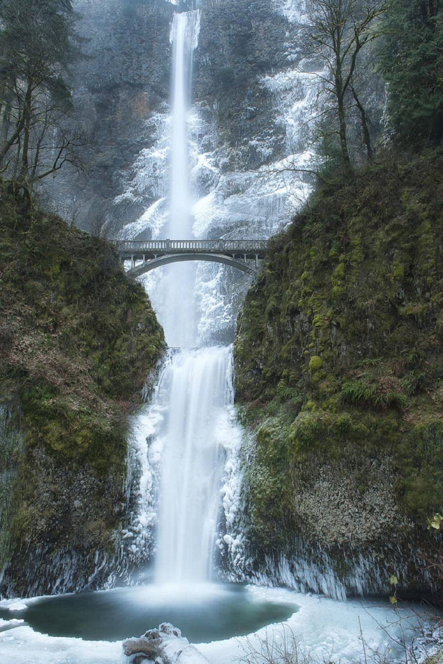 sublim-ature:  Multnomah Falls, OregonMitch Carlson