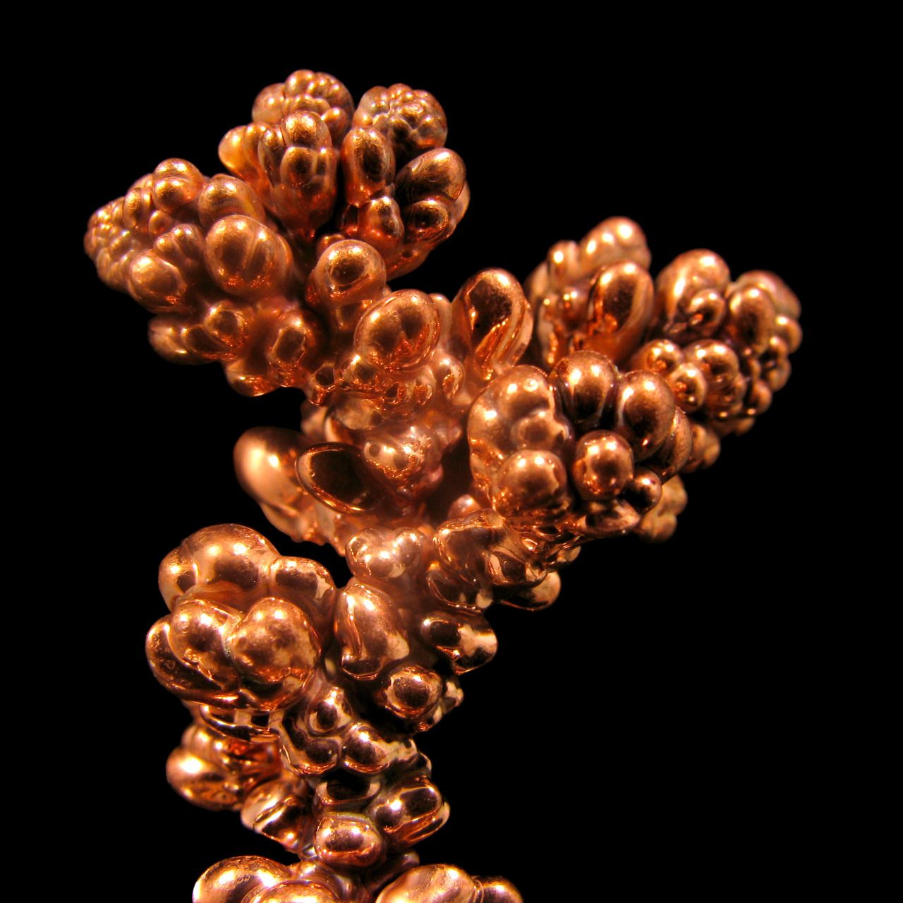 psychetronictonic:  Crystals and copper in Paul’s Lab Dendritic Gold Crystals: