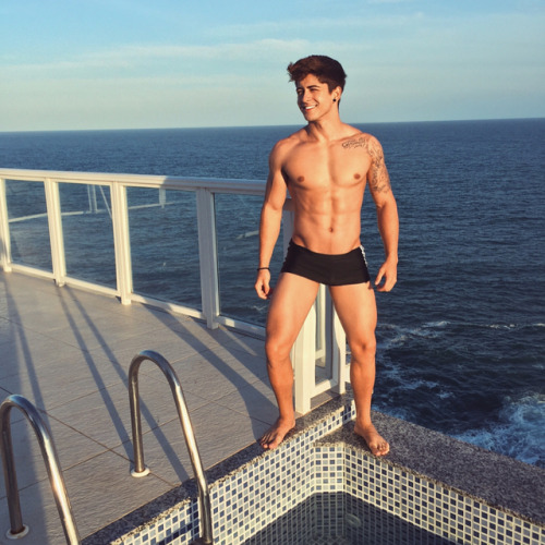 hotfamousmen: Henrique Lima Sexy