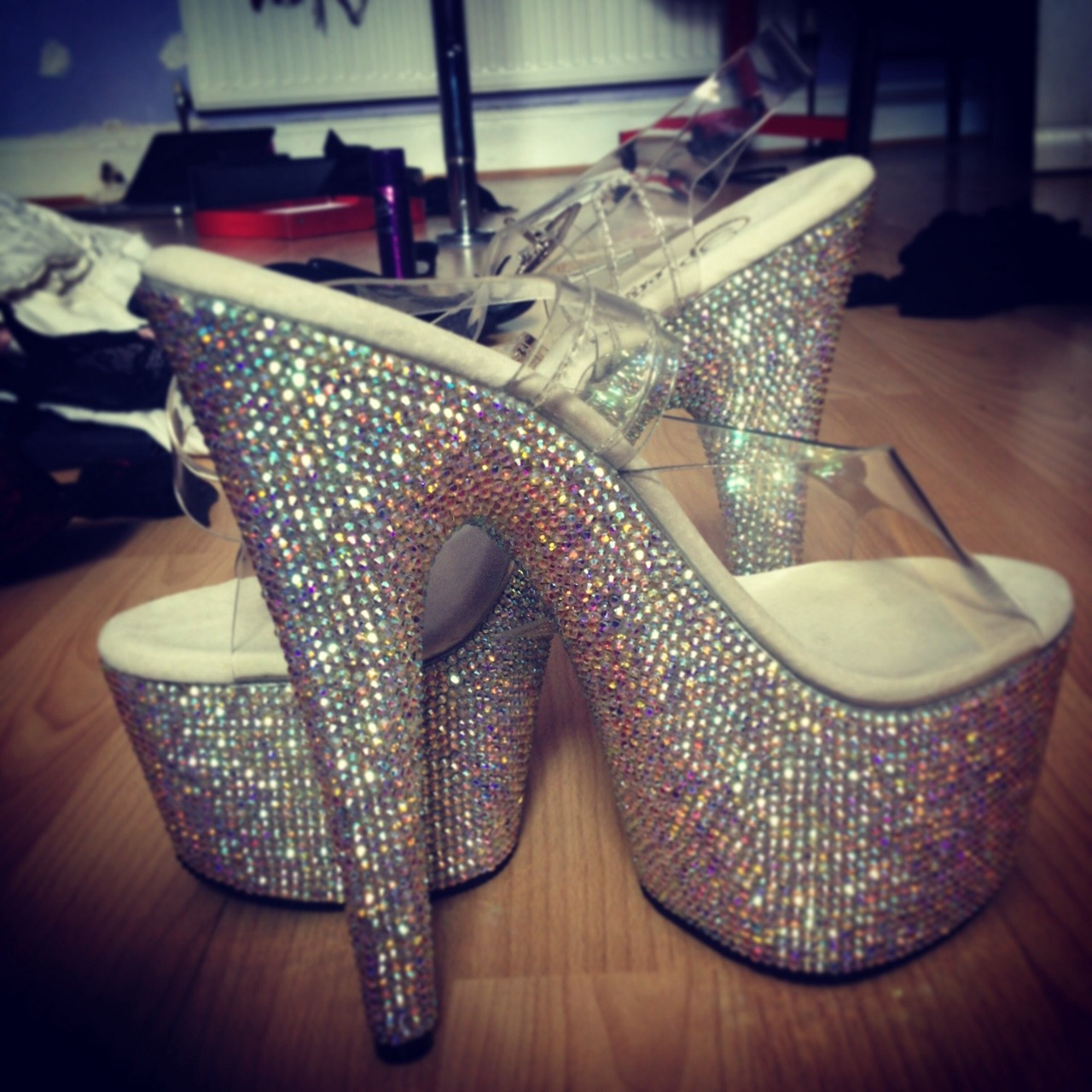 raspberrypolekitten:  I love love love my heels!!!! They’re so sparkly :D :D :D