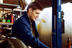  THE DEAN WINCHESTER MEME › favorite outfits ↳  [2/6] beige henley 