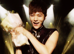 taenggyu:  Cute Myungsoo with a flower bouquet （=´∇｀=） 