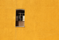 roundmexico:Yellow in Puebla, Mexico.