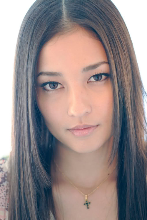 pretty-babez:  Pretty babe 