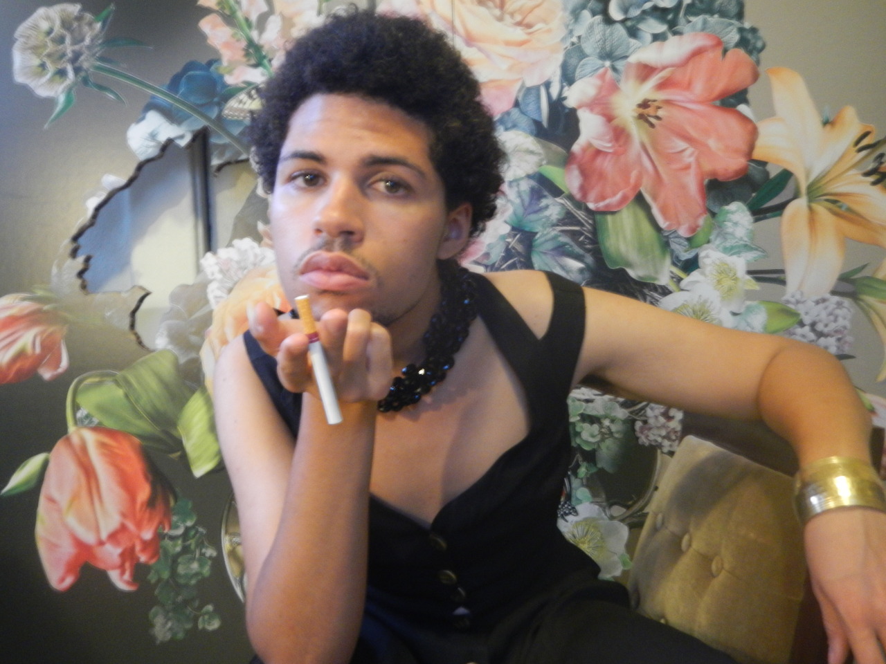 marfmellow:  eclipsed-wren:  This look is entirely of my mama. Upon seeing the strawberry