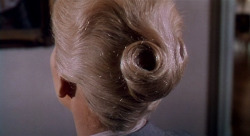 theofmoviestills:  ~~~~~CINEMATIC PARALLELZ~~~~~ Vertigo | Alfred Hitchcock | 1958 Cinnabon 