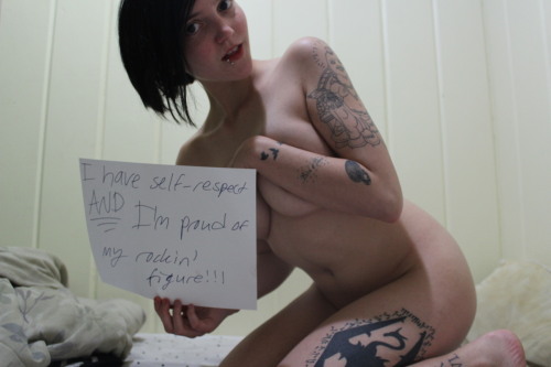 gaymommy:   http://espikvlt.tumblr.com  YEHA