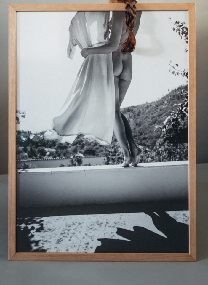 msjanssen: vikikollerova:   framed self-portrait within a self-portrait       (via