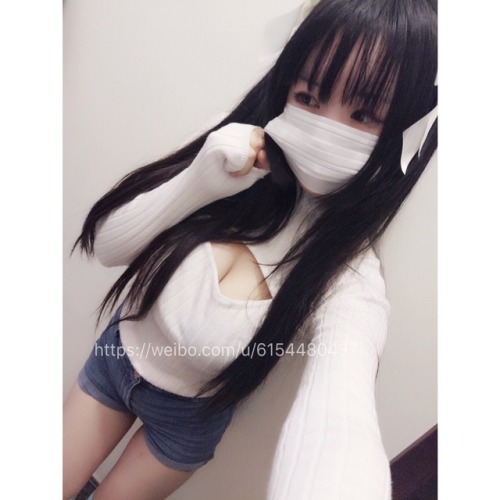 otakucat-loly: Oppa快说想我………! 雖然傲嬌體質還存在，可是M屬性依舊不會下降。 快要畢業了好想要戀愛。 我的微博：一番打火机 Lofter同ID。欢迎关注找我玩。