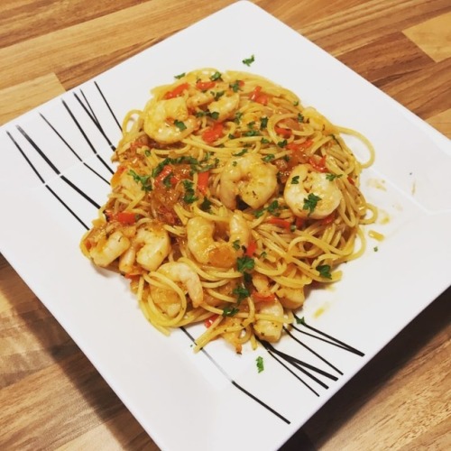 Home made sweet chilli and garlic prawn linguine #food #foodie #dinner #chef #cook #cookery (at Tran