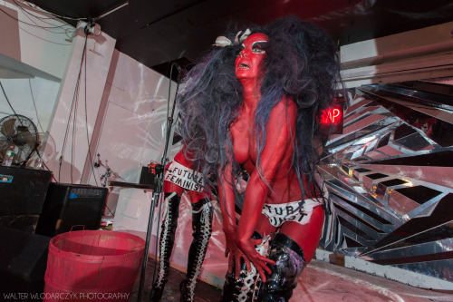 wlodarczyk: Kembra Pfahler’s performance at the new Superchief Gallery NYC / Tender Trap opening party. Happy Halloween!