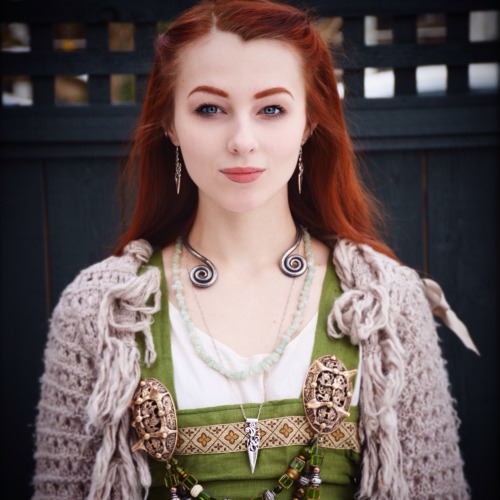 elvenrealm:  Viking woman in winter ✨ one of my favorite ensembles.  Instagram: Lotheriel